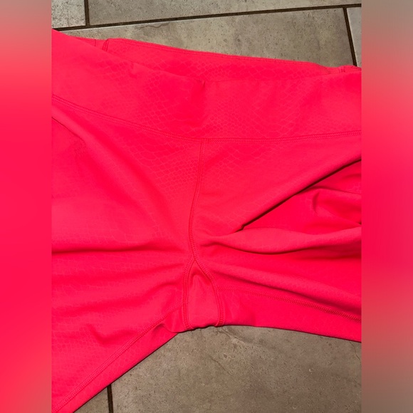 Under Amour Heat Gear Hot Pink Legging with Sheer Snakeskin Print Size L - Picture 5 of 8